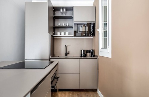 La Sagrada Familia Apartment | New reno Sagrada Familia 1BR w/Roof Access, by Blueground