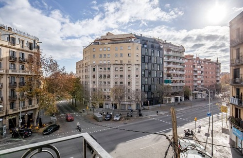 La Sagrada Familia Apartment | New reno Sagrada Familia 1BR w/Roof Access, by Blueground