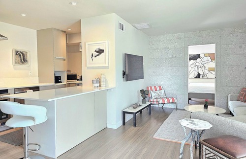 Palm Springs Condo | New renovated 1 bed, 1 bath suite-like condo. Private garden with mountain view.