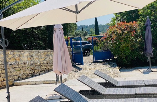 Lorgues Villa | NEW Renovated sheepfold & heated swimming pool, in the heart of the vineyards near the village