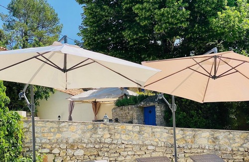 Lorgues Villa | NEW Renovated sheepfold & heated swimming pool, in the heart of the vineyards near the village