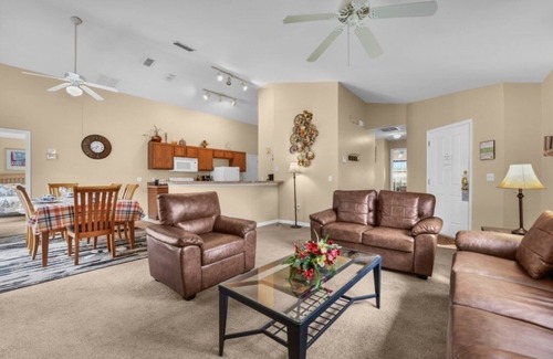 Loughman Villa | NEW! Reserve Retreat - Gated 4BR with Pool Near Disney