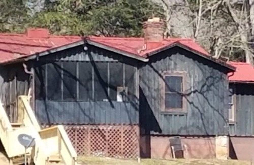 Fayetteville House | New River Gorge Bridge 5 Miles Away, Fayetteville, WV. 3 bedrooms and 2 1/2 bath