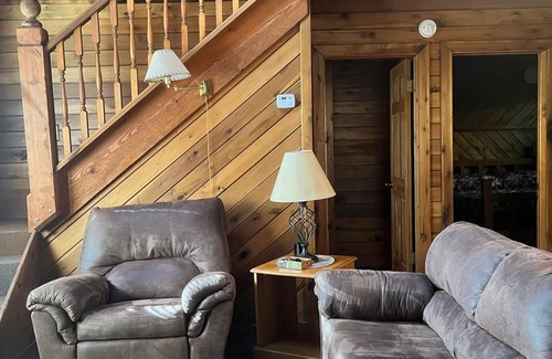 Lansing Cabin | NEW RIVER GORGE CABINS-ALMOST HEAVEN