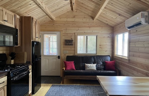 Waterloo Cabin | NEW! Rivers Edge Cabin