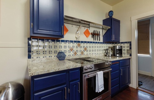 Old Southwest House | NEW Riverside Vintage Gem, Truckee River 1 Block, Centrally Located + Grill