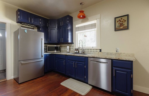 Old Southwest House | NEW Riverside Vintage Gem, Truckee River 1 Block, Centrally Located + Grill
