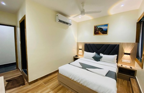Jogeshwari West Hotel | New Riza By Glitz Hotels