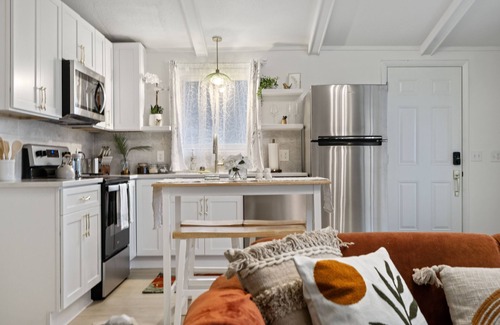 Front Royal Cabin | NEW! Romantic "HoneyMoon in the Clouds" - Skyline Views