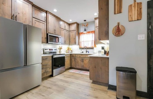 San Angelo House | New! Rustic Retreat! 2 BR/2.5 BA