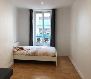 Quartier Saint-Ambroise Apartment | New Saint Maur-Logement Lovely Flat 32m2