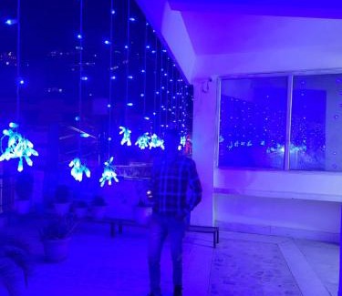 Srinagar Hotel | New Samrat Hotel & Restaurant