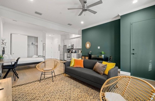 Historic Ybor Apartment | NEW! Sangria Suite | Upscale Ybor Apt On 7th Ave