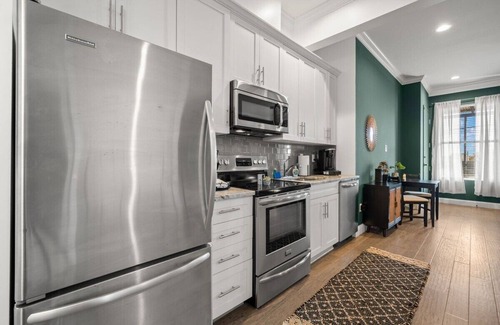 Historic Ybor Apartment | NEW! Sangria Suite | Upscale Ybor Apt On 7th Ave