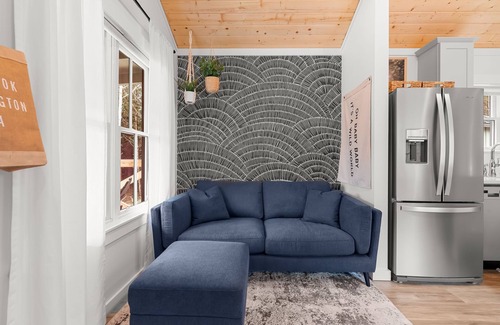 Pacific Beach House | New* Seabrook's Right as Rain, a dog-friendly Trailside Cabin!