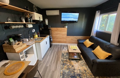 La Presa Apartment | *NEW*secluded/studio/getaway/sunset/mountain view + patio