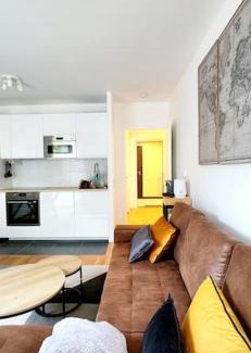 Suresnes Apartment | New & serene 1-bedroom apart near #LaDéfenseParis #Parking&Fibre