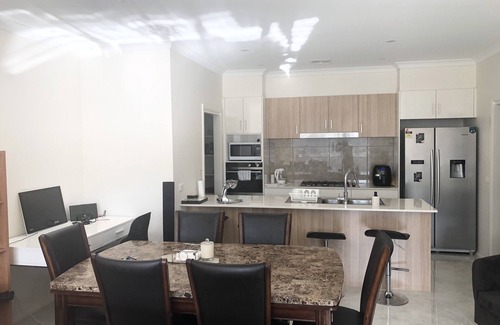 Kambah House | New Serene 4 bedroom home