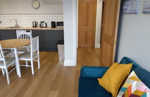 Husbands Bosworth Apartment | New Serviced 2-bed Apartment - inc private parking