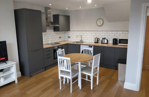 Husbands Bosworth Apartment | New Serviced 2-bed Apartment - inc private parking