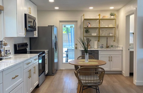 Sarasota House | New! Siesta Beach Guest House with pool!