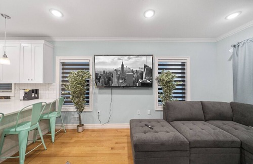 Jersey City House | *NEW | Skyline Haven: Luxury | 15 mins to NYC