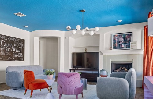 Pinal County House | NEW! Sleeps 24+ House w/Heated Pool, Arcades, Soda Fountain