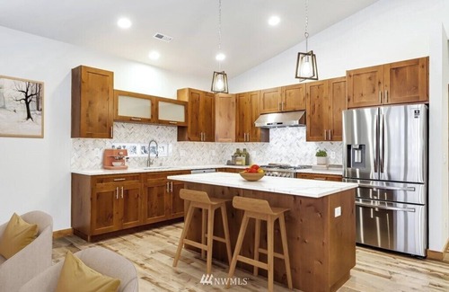 Snoqualmie Pass Ski Chalet | *NEW Snoqualmie Cabin & Sauna - 5 mins to PCT!
