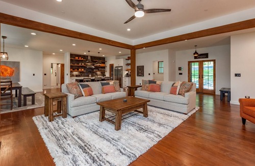 Sky Valley House | New! Snowman: Golf Area, Hot Tub, Fireplace, A/C!