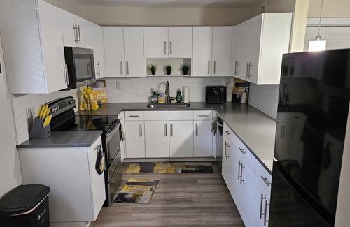 Sunrise Apartment | New Spacious 2 Bedroom 2 Bathroom