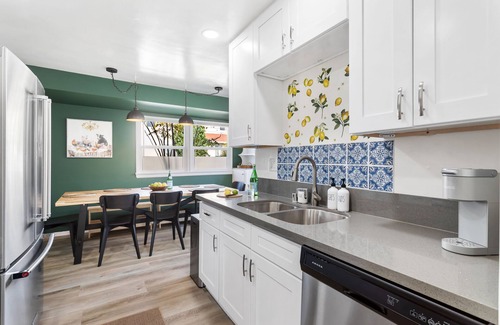 Eastside House | NEW Spacious 3B/2ba Bungalow 1.7mi to BEACH+GAMES!