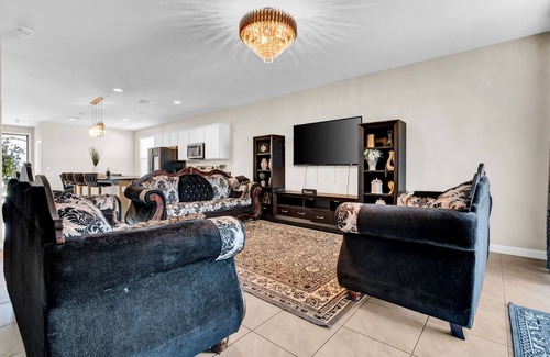 Laveen Village House | NEW Spacious 4-bedroom house in charming Phoenix with WiFi, AC