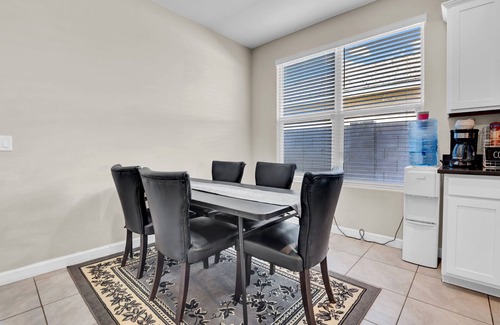 Laveen Village House | NEW Spacious 4-bedroom house in charming Phoenix with WiFi, AC