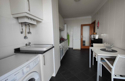 Canico Apartment | New & Spacious Apartment with great sea view - free & fast WI-FI