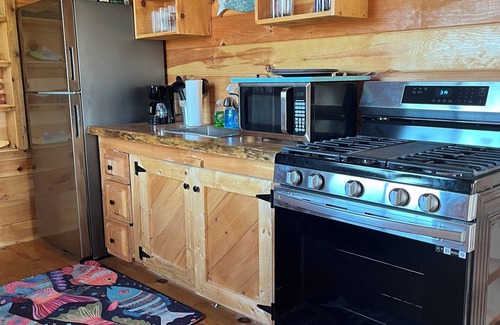 Wilton Cottage | New spacious-charming one bedroom cottage with loft at Wilson Lake Country Club