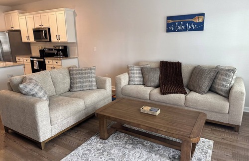 Lake Oconee House | NEW Spacious Lake Oconee Townhome! Stunning views & 100's feet of waterfront!