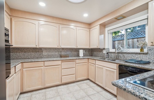 Mountain View House | NEW! Spacious Mountain View Duplex in Prime Location ~ RA498827
