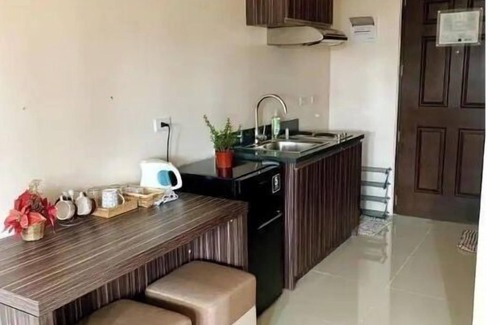 North Reclamation Area Condo | NEW Spacious studio near SM/Ayala Malls + fast net