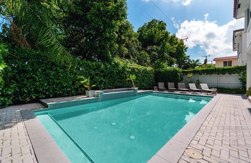 Little Havana House | New Spacious Villa, w/Private Pool, Near Coral Gables, Brickell, Little Havana