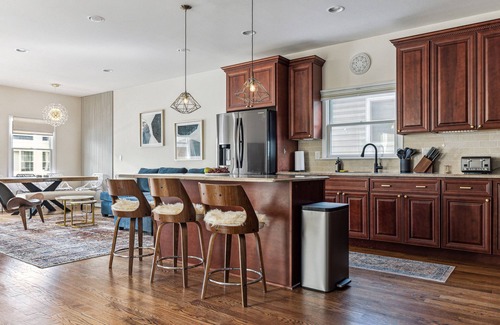 Long Beach House | NEW! Spacious West End 4Br/4Ba - Best Location in Long Beach