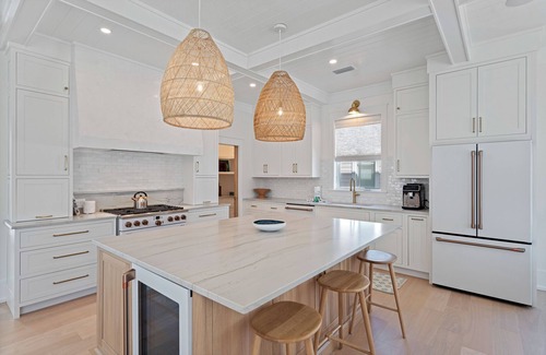 Sunnyside House | New Specials! Seconds to the Beach, Brand New Home Sleeping 14!