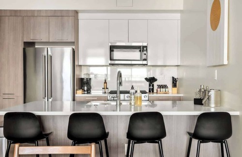 Highland Condo | New! Sprawling Floor Plan | Central LoHi | Peloton