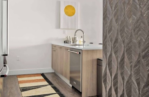 Highland Condo | New! Sprawling Floor Plan | Central LoHi | Peloton