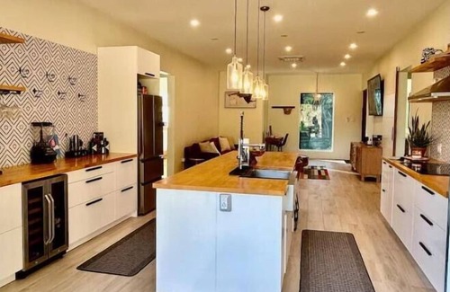 Deanes House | New! St. Silas Garden Villa - 8 minutes away from pristine beaches