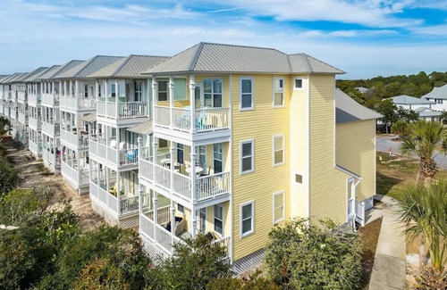 Seacrest House | NEW | Steps To The Beach | Pool | Sleeps 13 | Seacrest