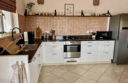 Salina Villa | NEW Stijlvolle Privé Villa in de Populaire Wijk Jan Thiel, Volledig Kidsproof!