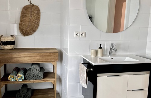 Salina Villa | NEW Stijlvolle Privé Villa in de Populaire Wijk Jan Thiel, Volledig Kidsproof!
