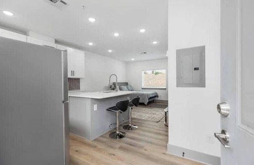 South Central Houston Apartment | New Studio 1B/1B Medical Center 18A