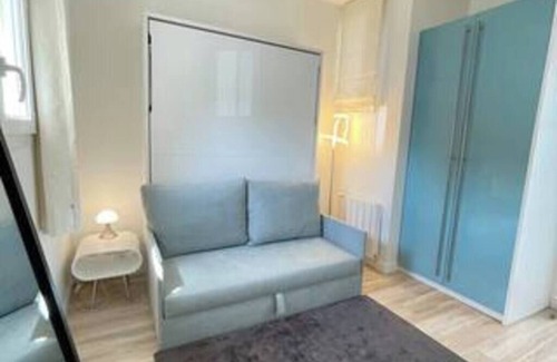 Bagneux Apartment | New Studio, Furnished, private terrace, parking and close to transport