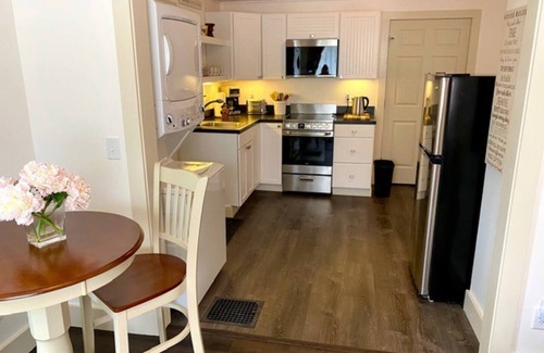 Williamstown Apartment | New Studio In Town, By the Water